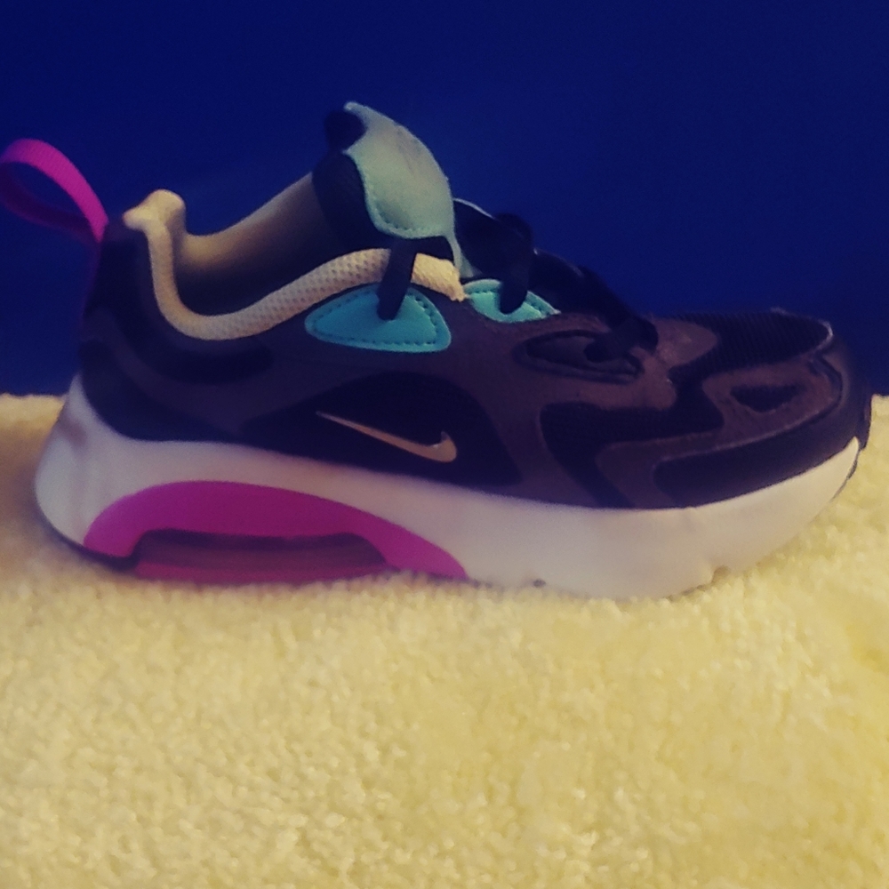 Nike Air Max 200- Kids size 11